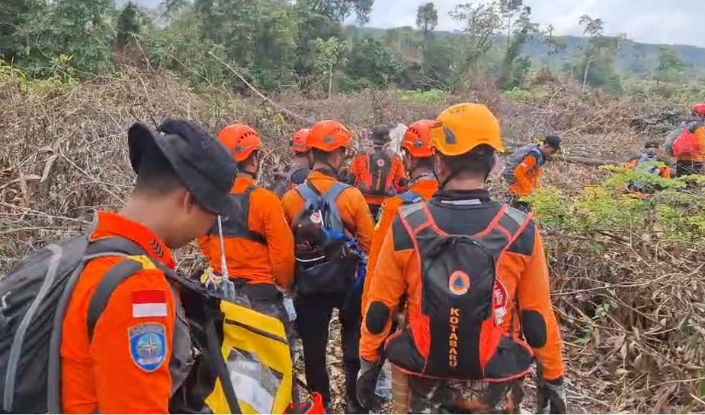 Reruntuhan Helikopter yang sempat hilang kontak ditemukan di hutan Mentewe Kalimantan Selatan