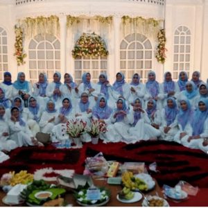 Peringatan Maulid Nabi oleh Humaira Kajian Muslimah Dibuka dengan Lantunan Syair Maulid.