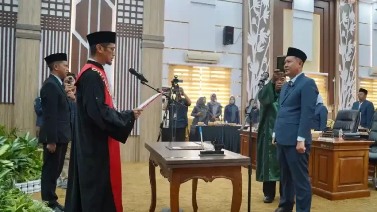 Anggota-DPRD-Balangan-resmi-dilantik-oleh-Ketua-Pengadilan-Negeri-Paringin