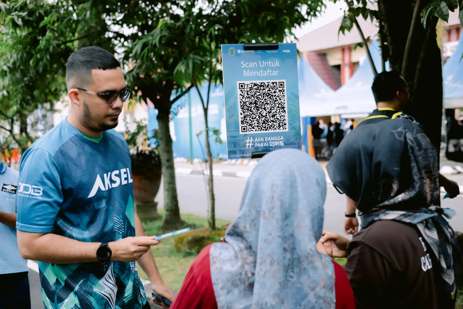 0b9f08a4352d4dda9b356c47f8f57ff7