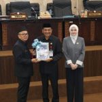 Pemprov Kalsel Sampaikan LKPJ 2025, Indikator Pembangunan Tunjukkan Tren Positif WhatsApp-Image-2026-03-25-at-20.08.48-1-scaled