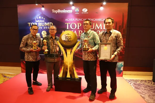 Bank Kalsel Sabet Golden Trophy, Empat Tahun Berturut-turut Raih Predikat Bintang 5