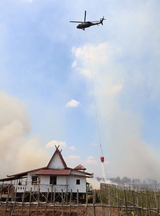 Satgas Gabungan dan Dua Helikopter Diterjunkan Tangani Karhutla Pengayuan